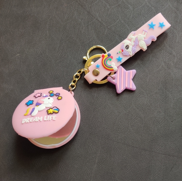 Unicorn keychain - Picture 4 of 6